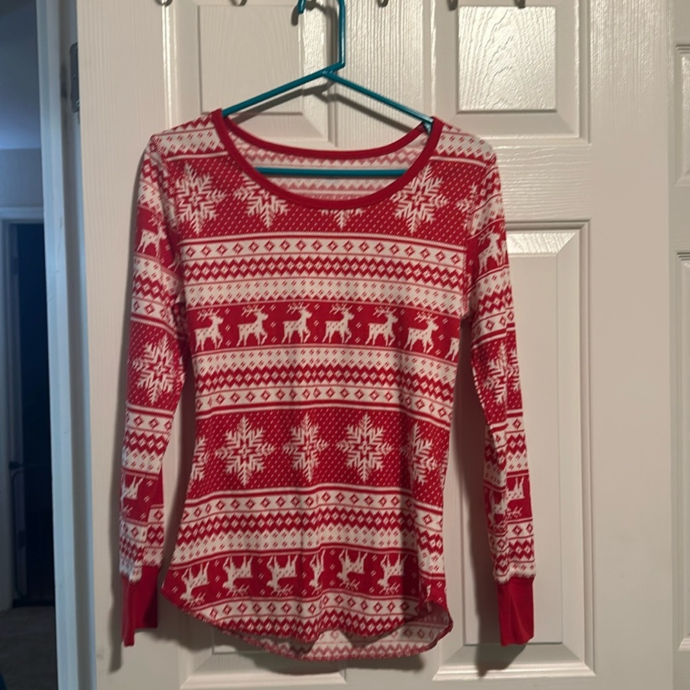 Old Navy Medium Sleep Top Winter Christmas